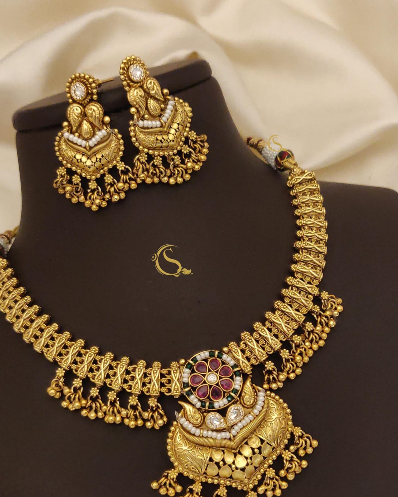 Heritage Maharani Necklace Set